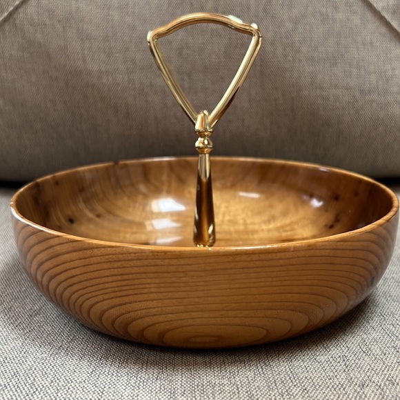 Vintage  Myrtlewood Candy/Nut dish with center handle - Picture 5 of 8